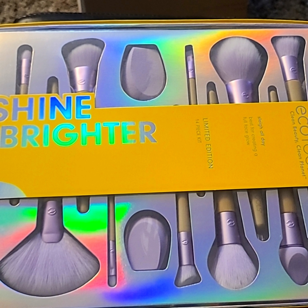 Ecotools Shine Brighter Limited Edition Brush set
